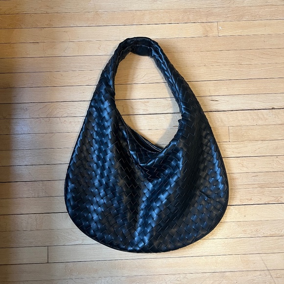 Abercrombie Everyday Shoulder Bag Woven Leather New in Black - Picture 1 of 6